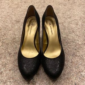 AK Anne Klein Size 8.5 black sparkly heels